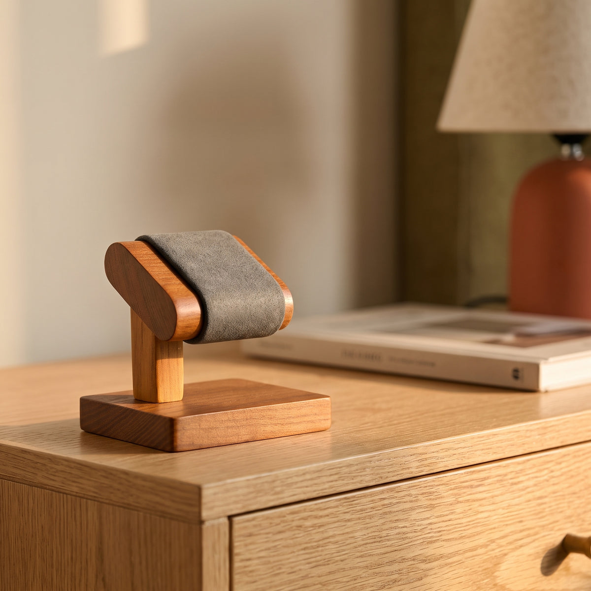 Support incliné à montre en bois