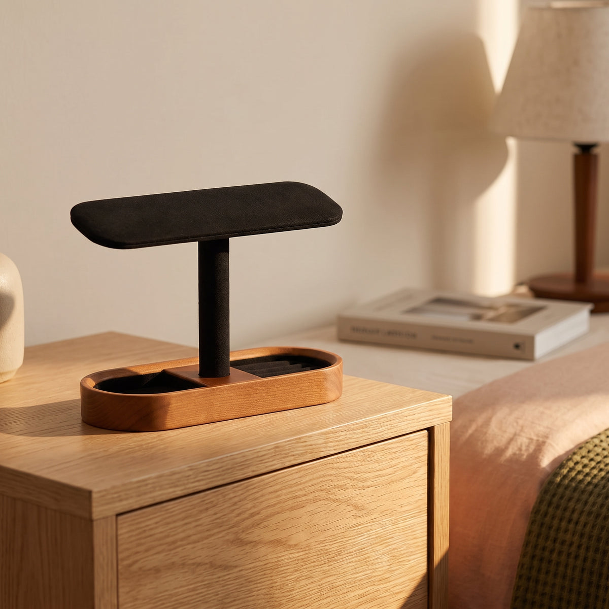 Présentoir à montre avec vide-poche