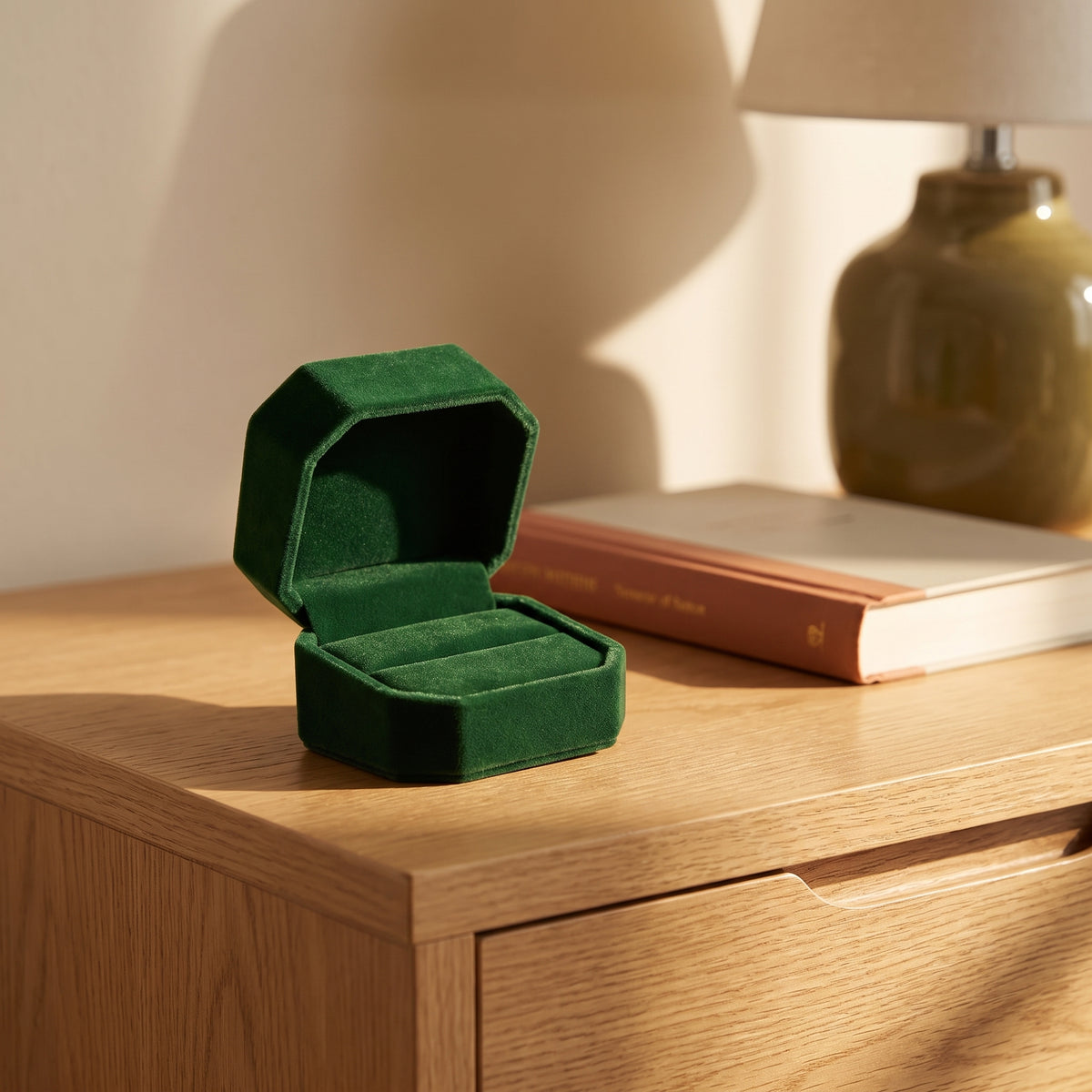 Écrin à bague en velours vert